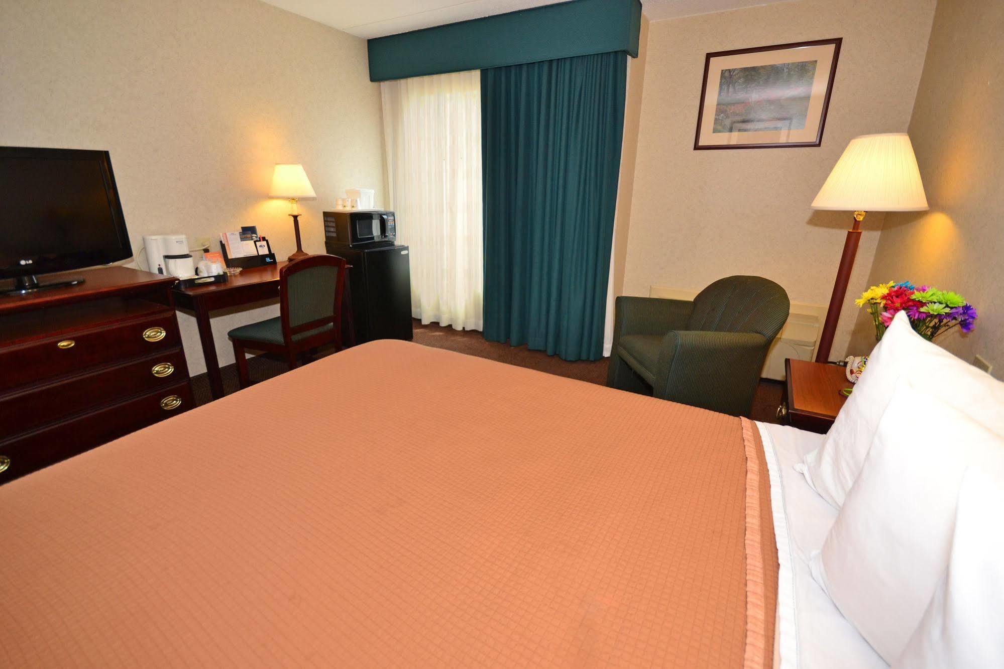 Howard Johnson By Wyndham Saugerties Esterno foto